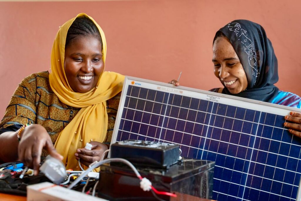 solar mama train women senegal niger fossil